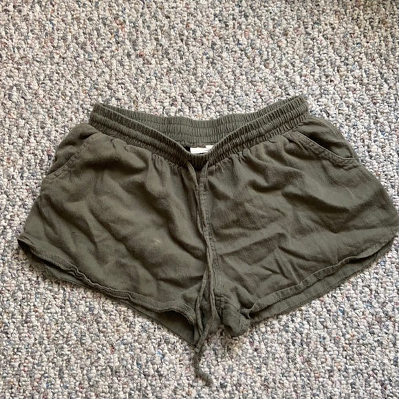 Universal Thread Pants - Olive green Shorts